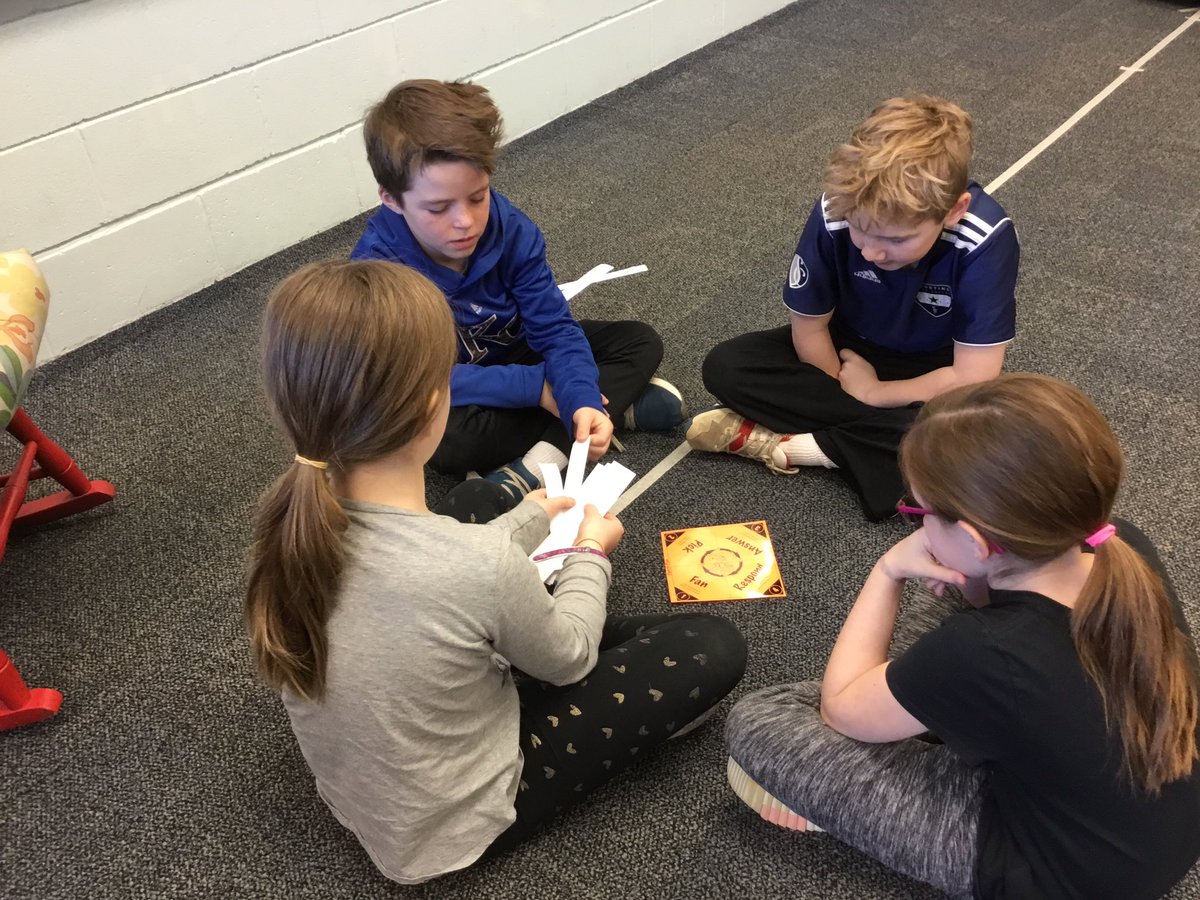 dorausclass's tweet photo. We are using Fan N Pick to practice replacing nouns with pronouns.  I love cutting up worksheets and using them in a more engaging way! #engagePrairie @prairie512 https://t.co/1aPd3tFKLL