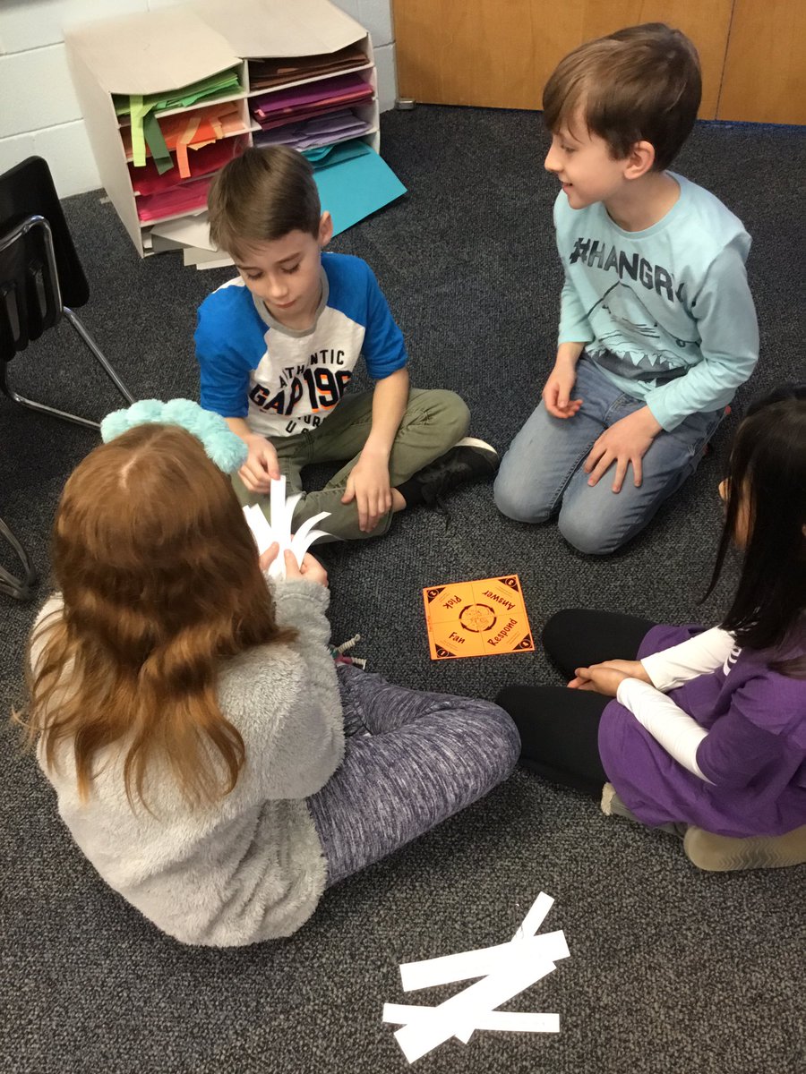 dorausclass's tweet photo. We are using Fan N Pick to practice replacing nouns with pronouns.  I love cutting up worksheets and using them in a more engaging way! #engagePrairie @prairie512 https://t.co/1aPd3tFKLL