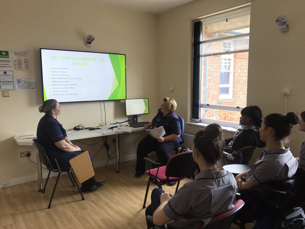 Lizzie Garrett tweet media