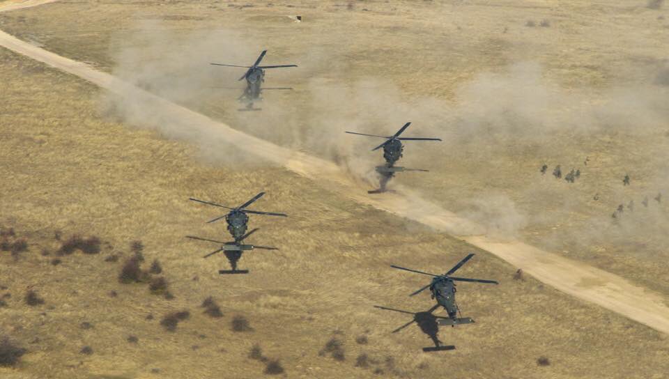 1stCAB1ID's tweet photo. TF Nightmare recently conducted a combined Air Assault exercise with Romanian forces from the 528th ISR. We look forward to a long strategic and operational relationship with our NATO ally! #AtlanticResolve #DutyFirst #AboveThe1st #StrongEurope #Ready2Fight #Allied2Win https://t.co/r9FAKWmbIu