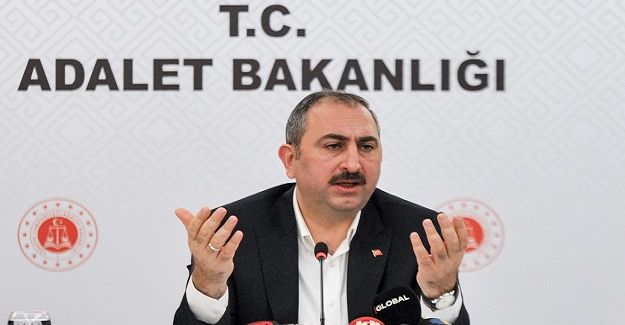 Adalet Bakanı Gül: Hak aramanın en temel unsuru avukattır 

hukukihaber.net/gundem/adalet-…