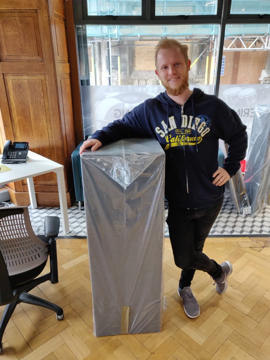 semmanchester's tweet photo. Someone’s having a good Monday! ✊@GIKAcoustics #newstudio https://t.co/Q1xTJbJPVG