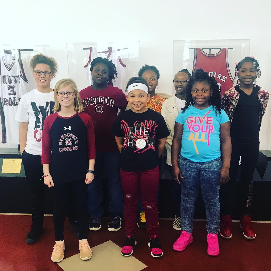 scfuturebb's tweet image. Can’t wait until our youngest babies, the 4th grade team, hit the court... it’s going to be an amazing travel ball season!!! #4thGradeTeam #SCFutureTakeover #LetsEat #FutureD1Players 💚🖤🏀⛹🏾‍♀️⛹🏻‍♀️