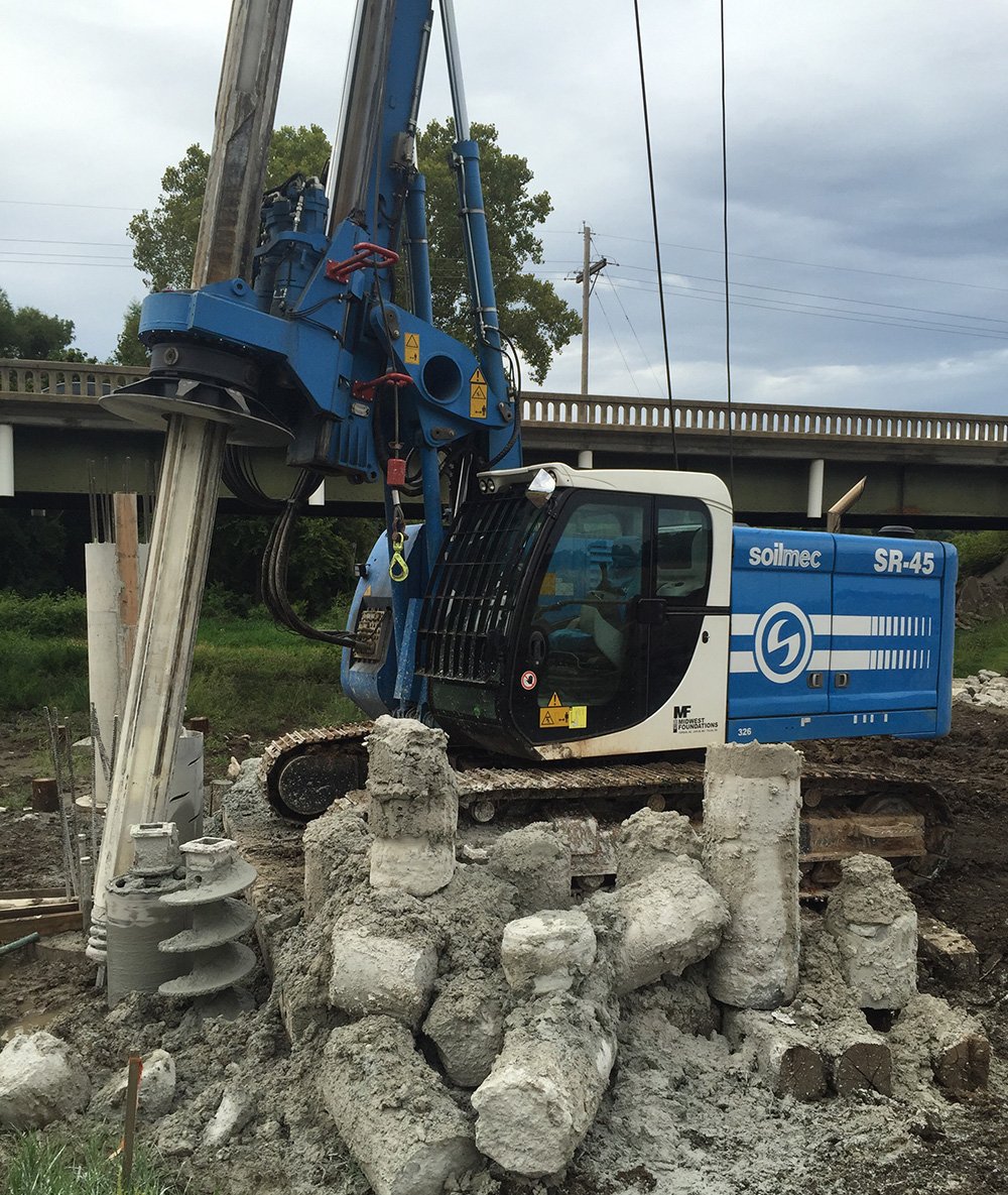 The little big SR-45 drilling of 36” diameter shafts approximately 50’ deep as a utility access shaft to underground storage in Springfield, Missouri. Thanks, Midwest Foundations Co. for sharing and telling us how good the machine!
#Soilmec #LittleBigDrill #YourSolutionProvider