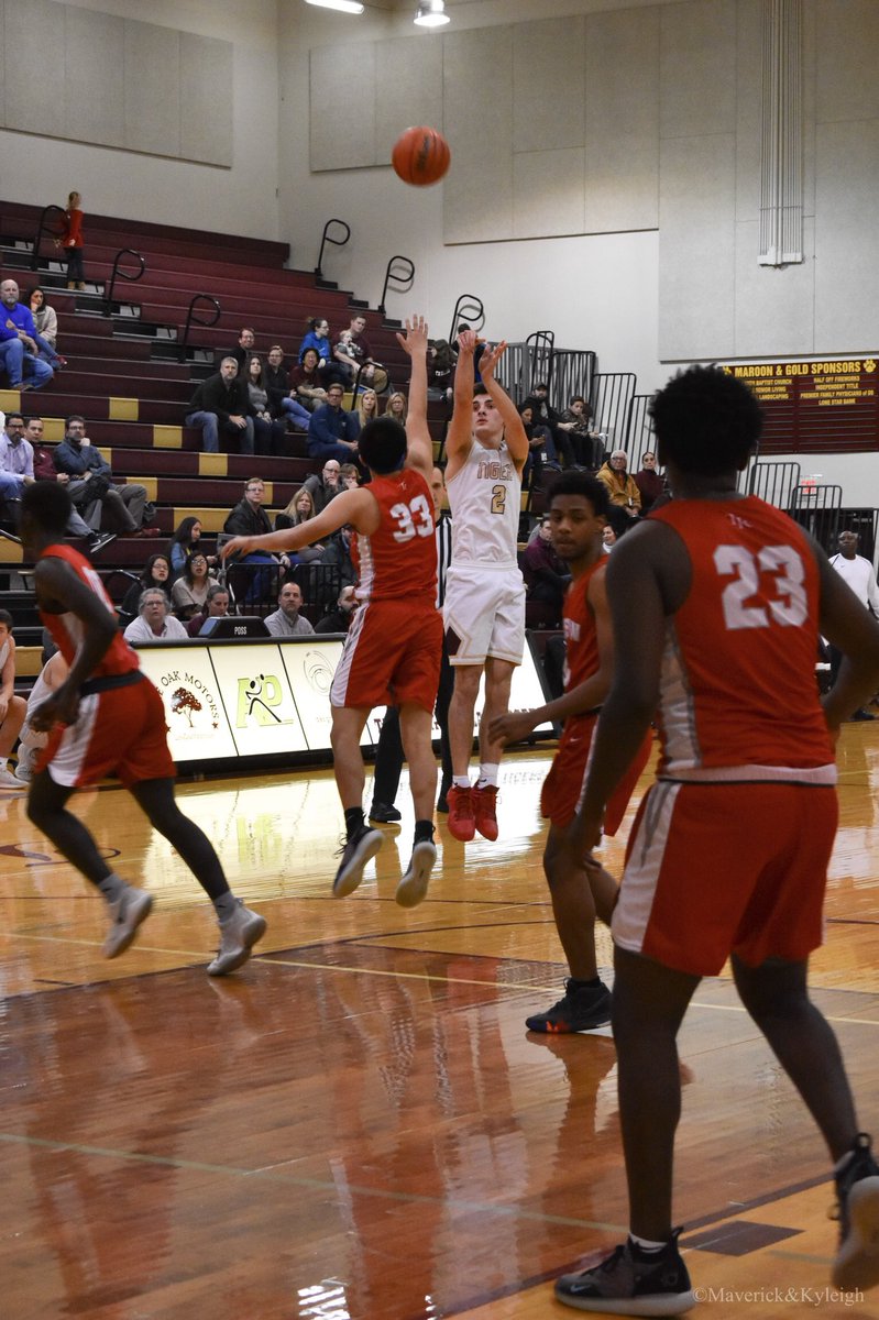 DSHoops's tweet photo. Excited to announce that Senior Enzo Arnold (@enzoarnold2) is a First Team All District Selection for District 25-5A. Congrats Enzo!

@hoopinsider 
@varsity_news 
@VypeATX 
@DSISD https://t.co/LKo1uDwxlj