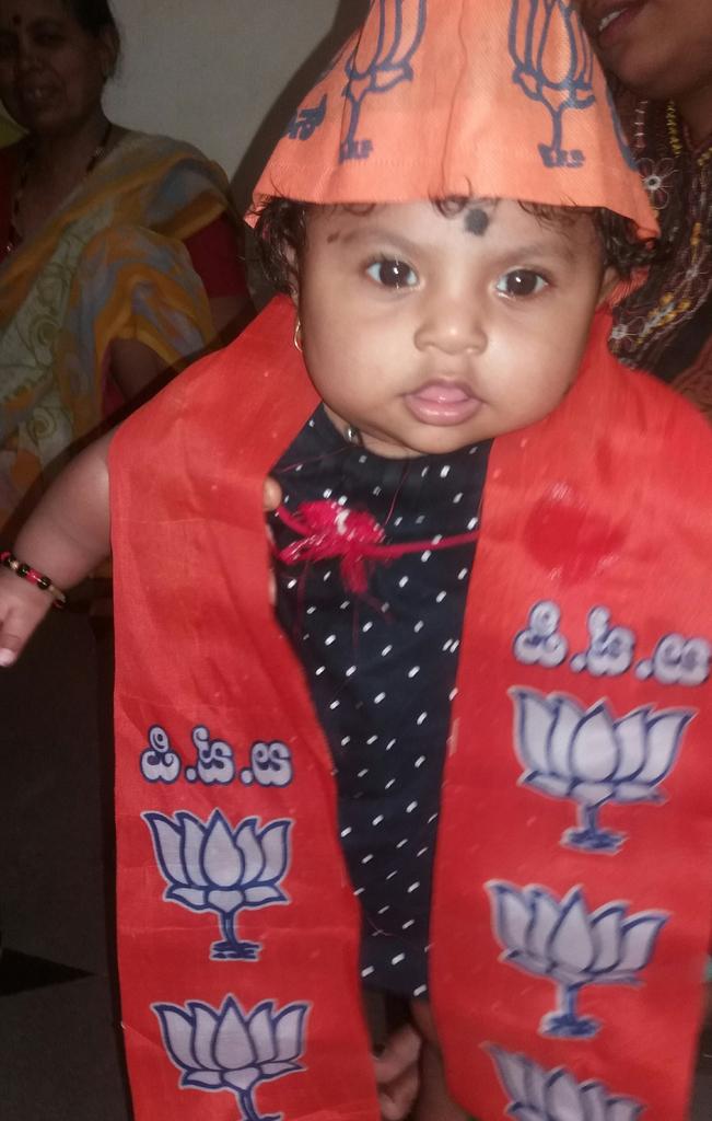 goled_s's tweet image. ಮುಂದಿನ ತಲೆಮಾರಿನ ಮೋದಿ ಅಭಿಮಾನಿಯ ಸಜ್ಜುಗೊಳಿಸುತ್ತಿರುವದು 
#ModiFor2019
#modifornewindia 
#youngindia 
@purviraju1 @nimmasuresh @Jaggesh2 @Rajshakunthala @RohitMath @smileygombe @BYVijayendra