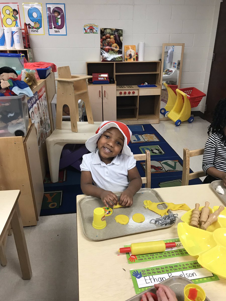 cindytreadway5's tweet photo. “I am making a cake for Dr. Seuss”@BCESMustangCity @suptking https://t.co/2ajNZmwtqn