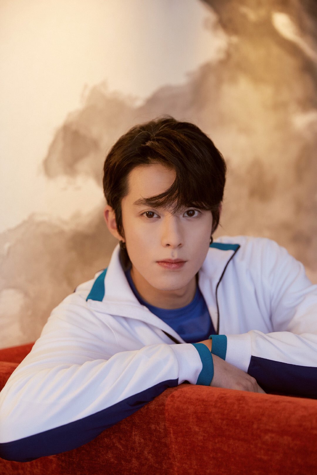 💫 Dylan Wang Updates 💫 on X: Happy to serious face Dylan in