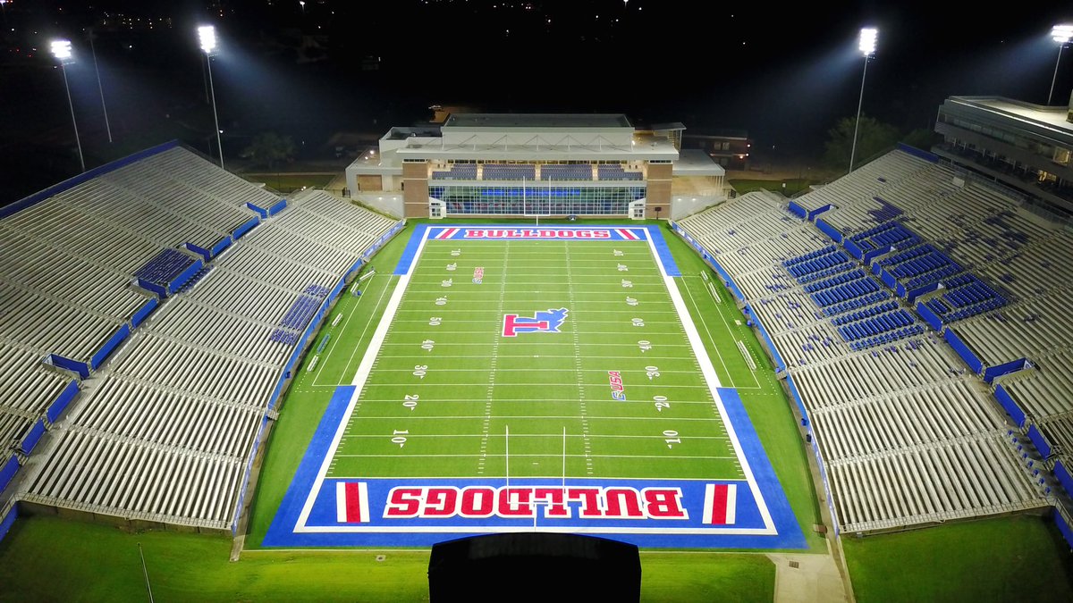 GeoSurfaces's tweet photo. Let there be light! 💡
•
•
#GeoSurfaces #ArtificialTurf #SyntheticTurf #SportsSurfaces #StadiumLighting #LandscapeTurf #GeoGreen #GeoTrax #GeoScape #geosportlighting #ledlighting #latech #latechfootball #latechbulldogs #conferenceusa #ncaafootball #collegefootball #wearelatech https://t.co/3CneIKw758