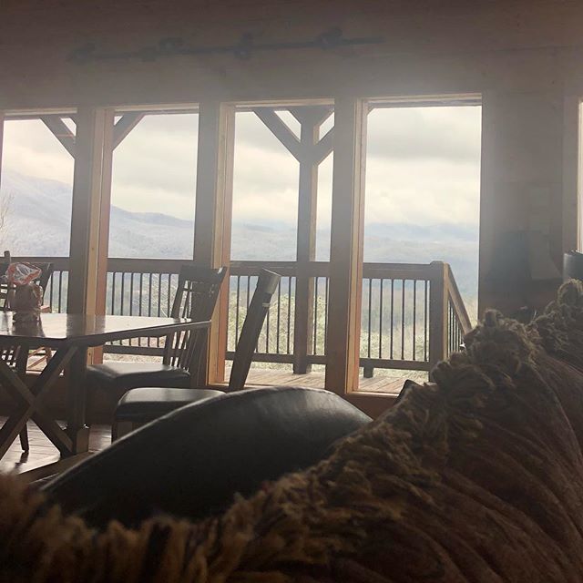 lizczukas's tweet photo. Today’s office is a snowy, cloudy, icy view of the Smoky Mountains. I’m warm and cozy inside, surrounded by brilliant women at work. So. Many. Words. #madcaprt @madcapretreats https://t.co/RmFrZT6nTY https://t.co/TE834qGwHp
