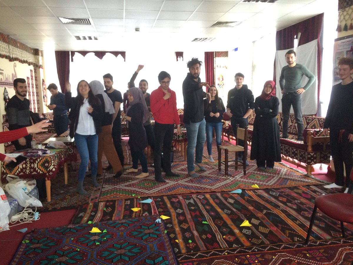 ksuieee's tweet image. Öğrenmenin en güzel hali Ufak Tefek Öğrenmeler Çalıştayı’ndaydı. IEEE Young Professionals Turkey ekibine bizlere farklı bakış açıları kazandırdıkları için çok teşekkür ederiz 💙 Öğrenmek sizinle güzel 💐  #ieeeypturkey #ieeetrsb