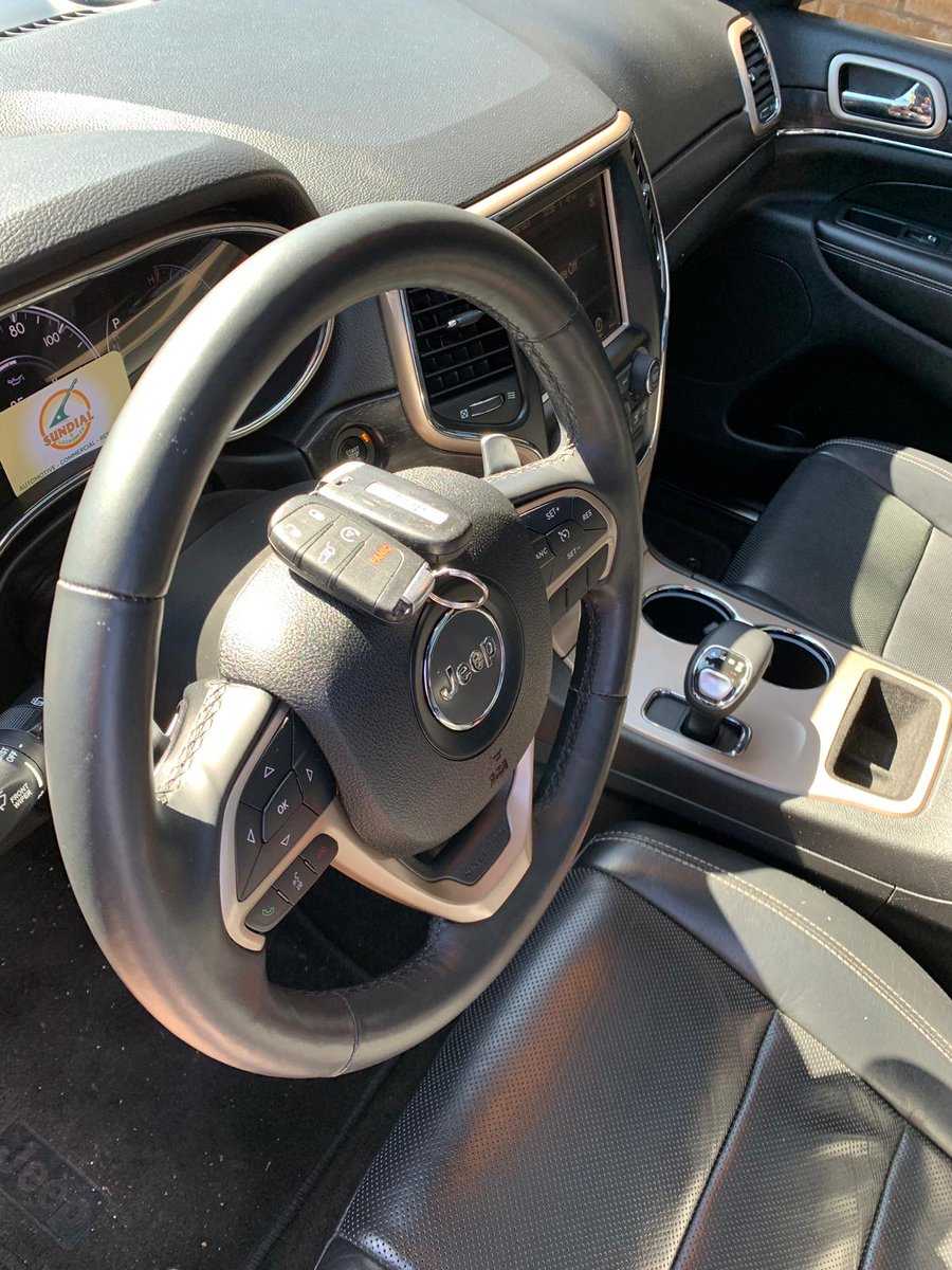 TempeLockShop's tweet image. 2015 Jeep Grand Cherokee limited.
√ Adding new #proximitykey 
√ New #keyfob push start.
√ REMOTE START CONTROL.
√ Original manufacture #jeep.
#grandcherokee #locksmith #arizona #phoenix #carkeys
sundiallocksmith.com/car-key-replac…