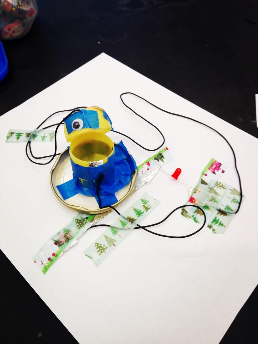 LineLineLine15's tweet photo. Absolut genialee @CalliopeMini Workshop in der Tinkerbib letztes Wochenende @Buecherhallen https://t.co/CIWWcJvVdE