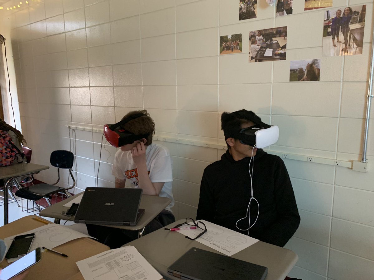cobracrew's tweet photo. Investigating Potential and Kinetic Energy in physical science. Riding roller coasters in Virtual Reality. Monday Funday! @GuntersvilleHS #WildcatStrong . https://t.co/jNpeFEG6jf
