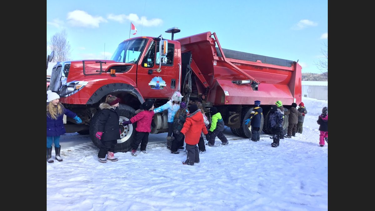 PalmerRapids_PS's tweet photo. Outstanding Citizenship!  Thank you to our snowplow drivers, we appreciate all you do!  Our NPDL learning has us valuing the efforts of others and being vocal about it!#PalmerRocks @bsomeone @NewPedagogies @RCDSB https://t.co/b3jtXrpKWL