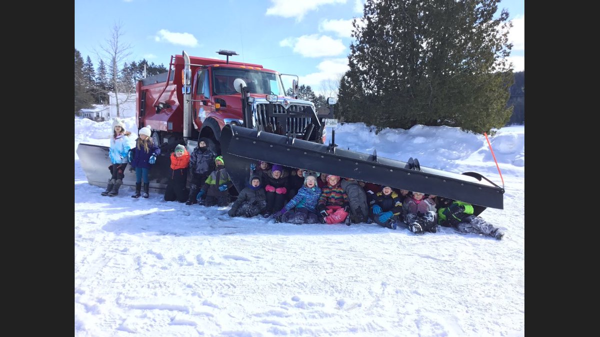 PalmerRapids_PS's tweet photo. Outstanding Citizenship!  Thank you to our snowplow drivers, we appreciate all you do!  Our NPDL learning has us valuing the efforts of others and being vocal about it!#PalmerRocks @bsomeone @NewPedagogies @RCDSB https://t.co/b3jtXrpKWL