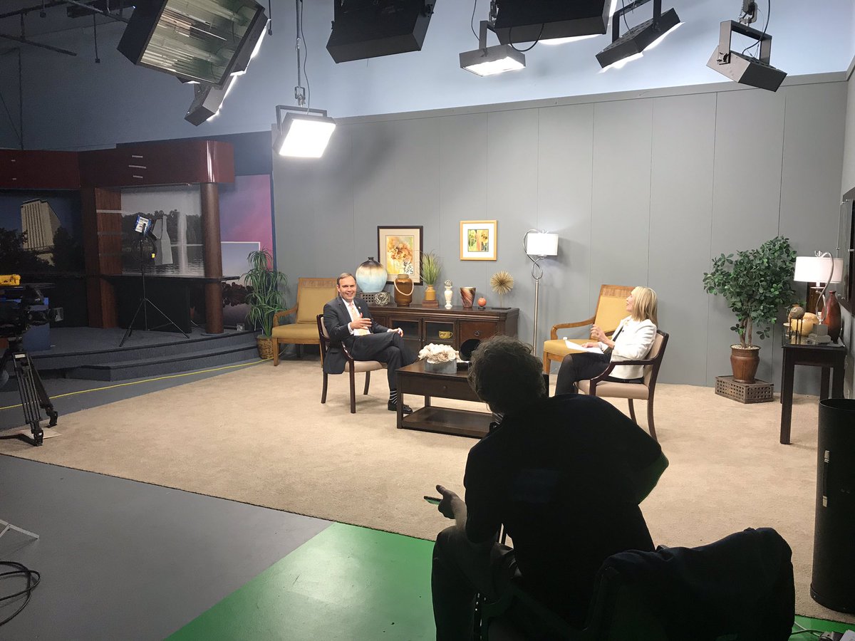 Tusculum_Univ's tweet photo. If you are in the #Jacksonville area keep an eye out for @tuscprez on NBC 40/FOX 39. Thank you to Berneice Cox '75, for your support of TU! #florida #jacksonvilleflorida #alumni #tuproud #tusculumuniversity #tusculum #greattoseeyou #alumnievent #floridaevents #nbc40 #fox39 https://t.co/YvzberO5o0