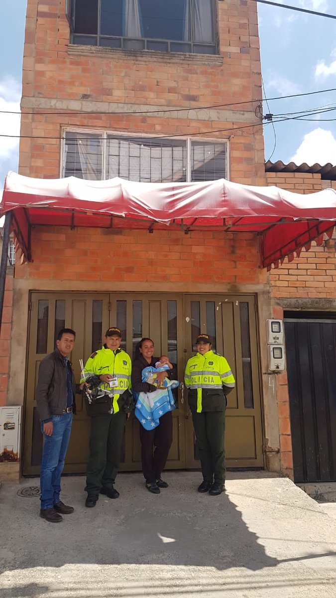 En compañía de @gobierno_tunja realizamos inspecciones al funcionamiento de las #AlarmasComunitarias instaladas para los diferentes #FrentesDeSeguridad que están conformados en la capital boyacense.
#ParticipaciónCívica
#ConstruyendoSeguridad