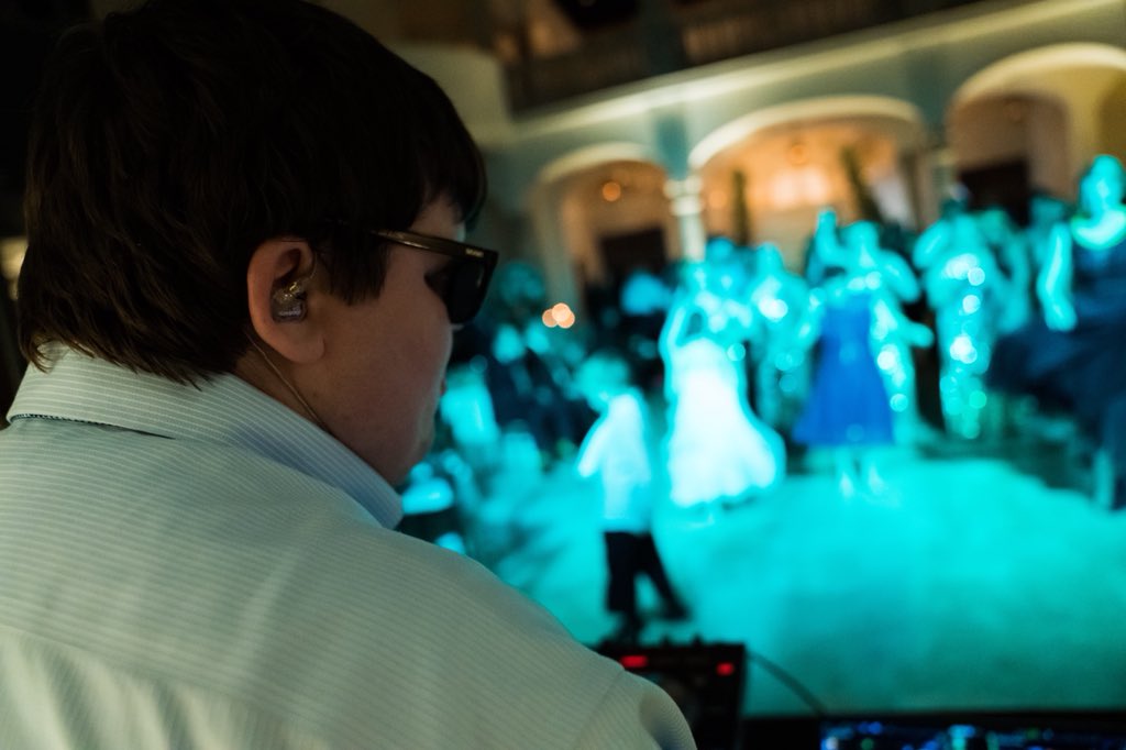 DJRnB_'s tweet photo. Your favorite song with your favorite people 🔥. @djwillythekid @LGEventPro #weddingdjs #lgeventpro #belltoweron34th https://t.co/wGwKzQqcbD