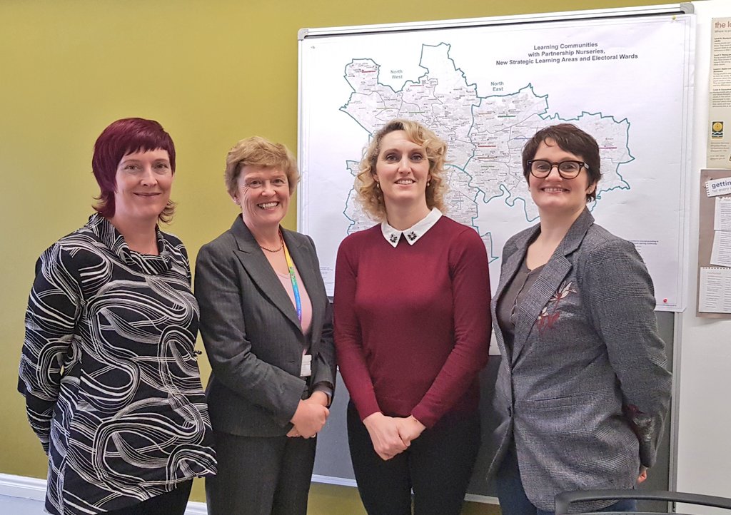 Glasgowlangs's tweet photo. A busy bi-lingual morning en français et an anglais with Mélanie, Mélanie, our friend Gwen from Argyle & Bute and @maureen0207 looking at self evaluation, inclusion and expectations @ifecosse #joiningupthelearning #glasgowlovesFrench https://t.co/YpgDWUKHul