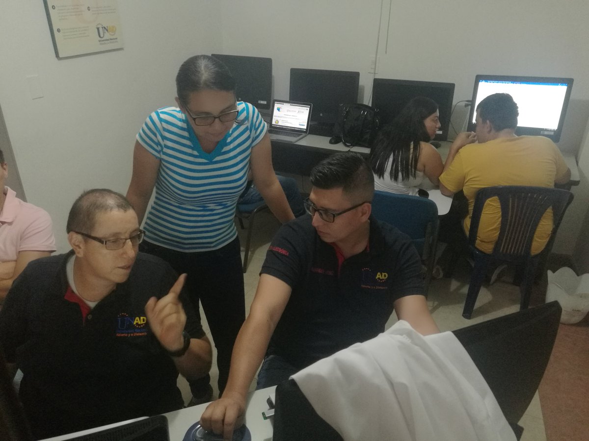 HolgunPrez's tweet photo. El @unadceadyopal de nestra @UniversidadUNAD en prácticas de Ingeniería de las Telecomunicaciones. @HaroldEsneiderP, @Alex_AparicioR, @figueredo_john, @MadelRosarioMVZ, @ClaudioCamiloG1, @jaime, @RedEUNAD, #VidaIniversitaria, #EnsamblePC2019 https://t.co/EuYtOeGA82