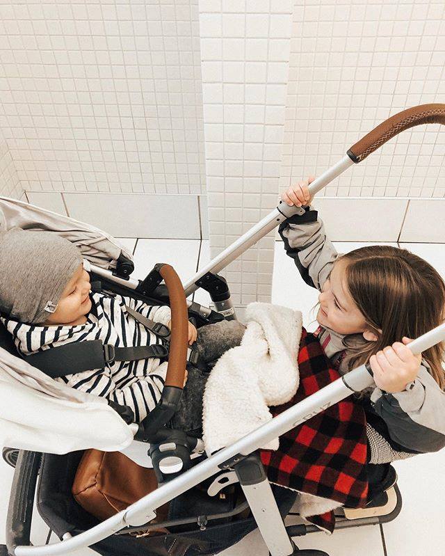 UPPAbabyEs's tweet photo. Un accesorio perfecto si tu hij@ mayor no quiere caminar, es el patinete #PiggyBack de #UPPAbaby.
Además, tus hij@s se divertirán mirándose, hablando y jugando.
Es fácil de usar. Lo conectas a la parte posterior del #UbCRUZ o el #UbVISTA y listo para rodar 📸 @bethanycarmichael_ https://t.co/TEQyWKa8SB