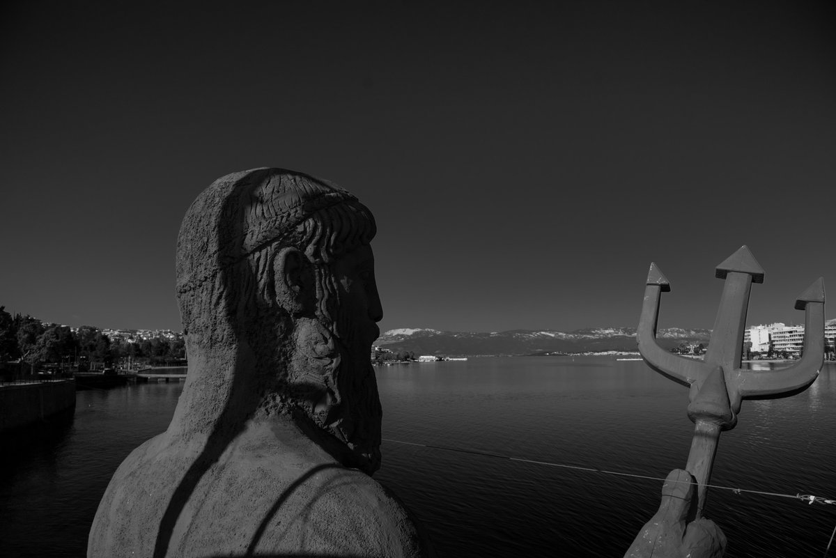xandra_photo's tweet photo. seems like #Poseidon is watching over #crazy_waters https://t.co/oFgqf4WbQy