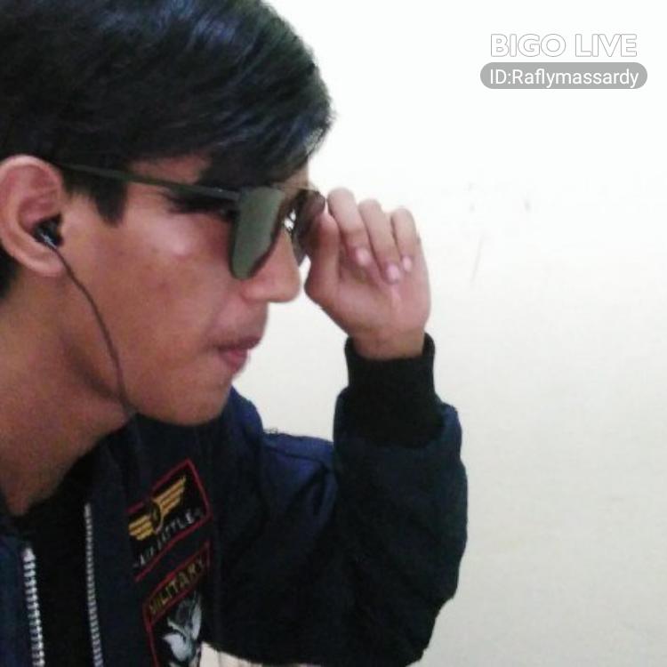 mosesap18's tweet photo. Masuk dan nonton LIVE 🦇꧁༺❧Ṛäḟḷÿ❦࿐🦇 di #BIGOLIVE: Malam All  
https://t.co/B4K6ZiVMq3 https://t.co/gELF7PZ7Ii