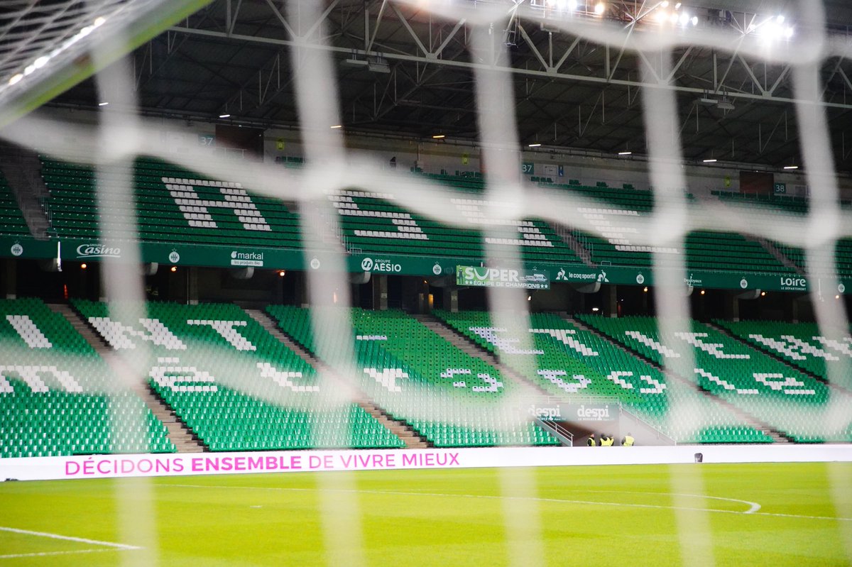 #CONCOURS 

💥 Le match <a href="/ASSEofficiel/">AS Saint-Étienne</a> 🆚 Lille, c'est dimanche ! 
💚 Tentez de remporter vos places 🎟 !

➡️ RT
➡️ Mentionnez un(e) ami(e) avec qui vous iriez supporter les Verts !

🗓 TAS 06/03
 
#ASSELOSC #LCSFootball #Football