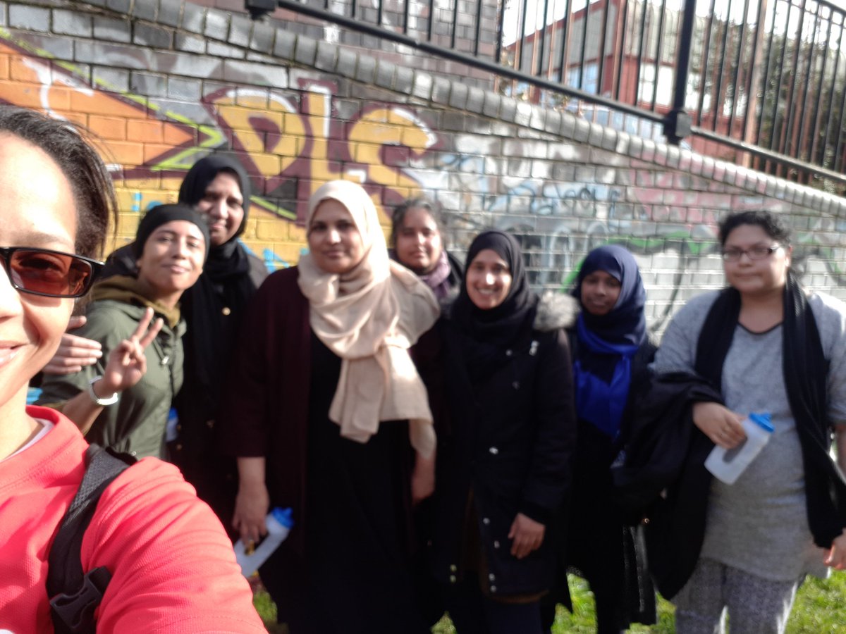 A lovely run-walk along the canal this morning, from Sparkbrook  towards Digbeth. This is our fab women's only group that meet Monday's at Farm Park, 9.30am for a warm up first. #HappyMonday #MondayMotivation #Gettingactive @TAWSociety <a href="/CanalRiverTrust/">Canal & River Trust</a>