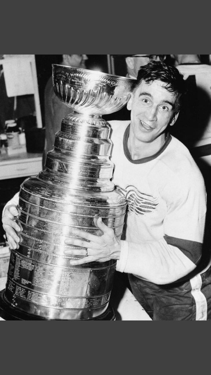 brendanshanahan's tweet photo. We used to walk by this photo in Olympia room at Joe Louis Arena every day. It served as inspiration and brought many of Ted’s stories to life. If they play pick-up hockey in heaven, I’d like to think everyone is nervously doing up their chinstraps today. You were a giant Ted. https://t.co/ti0t8FM5u7