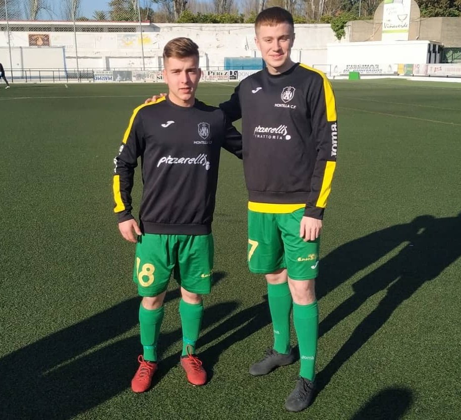 MontillaCF's tweet photo. 👦 CANTERA | De nuevo tenemos que dar la enhorabuena a un nuevo juvenil de @ApedemMontilla, Rafa Algaba, por su debut con el primer equipo, esta semana han sido convocado #Maseta y el propio @rafaalgaba27 .👏
¡¡¡Enhorabuena!!!💛💚 https://t.co/Ui88TVfXI1