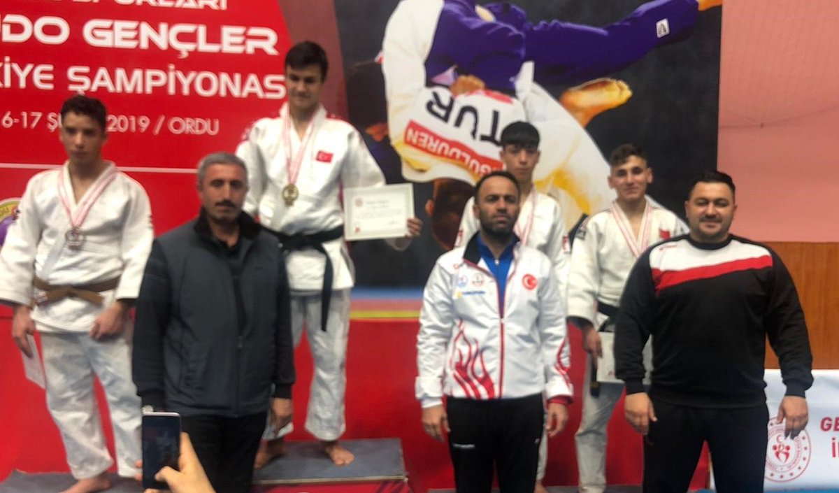 Türkiye Judo Federasyonu tarafından 15 - 16 Şubat 2019 tarihleri arasında Ordu'da düzenlenen Okul Sporları Türkiye Judo Şampiyonası’na katılan sporcularımızdan biri Türkiye 3’üncüsü, ikisi de Türkiye 7'ncisi oldu.
tatvanhem.meb.k12.tr/icerikler/spor…