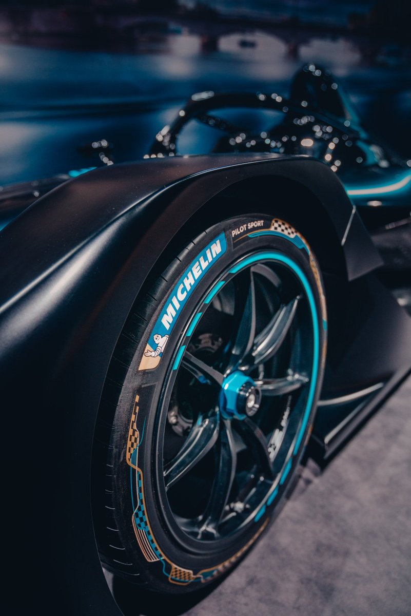 Mercedes-Benz tweet media