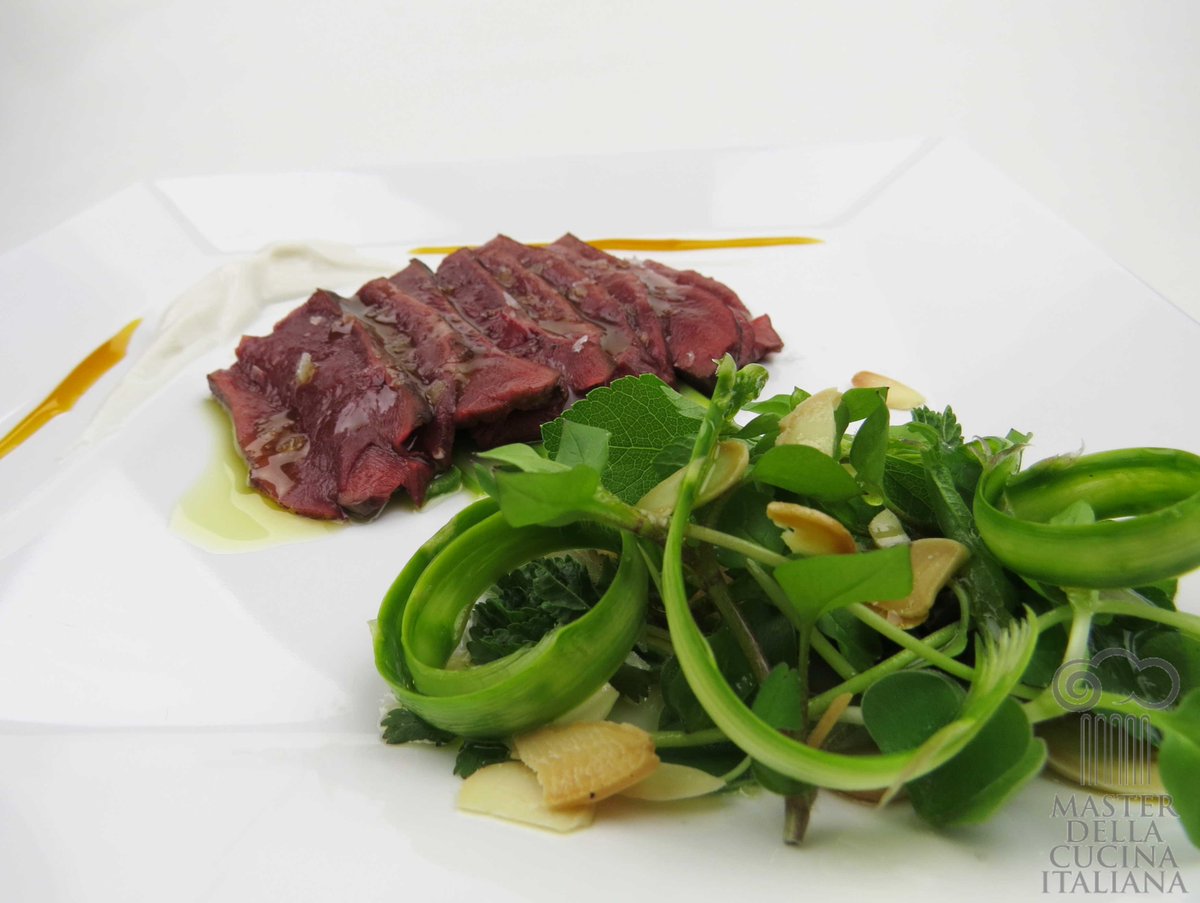 MasterCucina's tweet photo. Il viaggio dei nostri allievi nella grande #cucina italiana approda oggi in #Maremma, con una straordinaria interprete del territorio: la #chef Valeria #Piccini del bistellato Ristorante "da Caino" GRAND CHEF Relais &amp; Chateaux. https://t.co/Ab8EJOxGHc