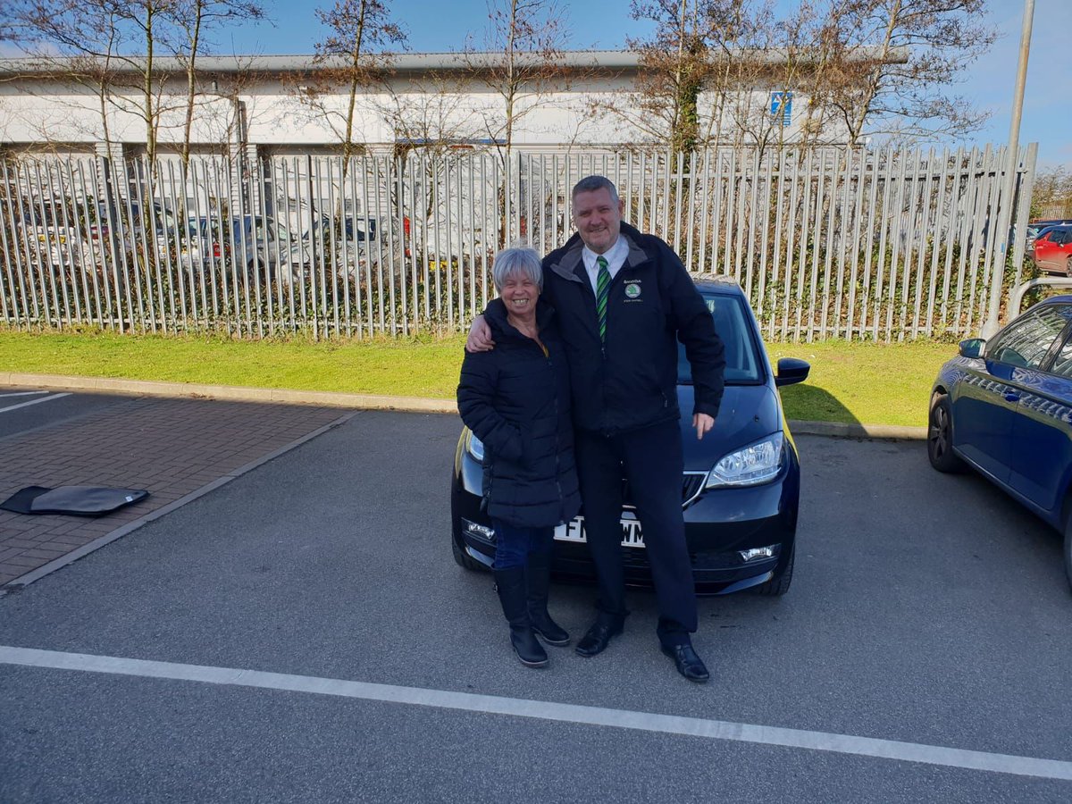 RainworthSkoda's tweet photo. Another #19reg #SKODA leaves today, this time Steve hands over the keys to a new #Citigo to Elaine! ๐
Thanks for choosing us Elaine ๐
Another #HappyHandoverDay in #Mansfield ๐๐ป https://t.co/4753EJojvQ
