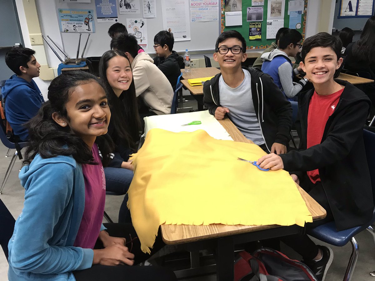 HistoryFrog's tweet image. Impressed at this #FAStoryQuilt group’s supplies. “We’ve got this guys!” ❤️this group’s collaboration and positive spirit! #FAcollab @FirstAveMS