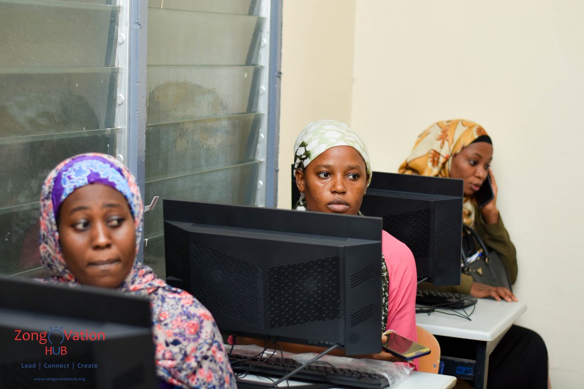 ZongoVationHub's tweet photo. The new ZongoVation Hub ICT Lab ready for the Zongo Coders Program! @MustaphaHamid @LopezEkra @DAcconciaEU @SBawumia @USEmbassyGhana @UNDPGhana @UNDP4Youth @DecentJobsYouth #ZongoCoders #IYDGhana #ZongoVationHub #MinistryOfZongoDevelopment #DecentJobsforYouth #TheFutureIsZongo https://t.co/9hsqzT6lrY