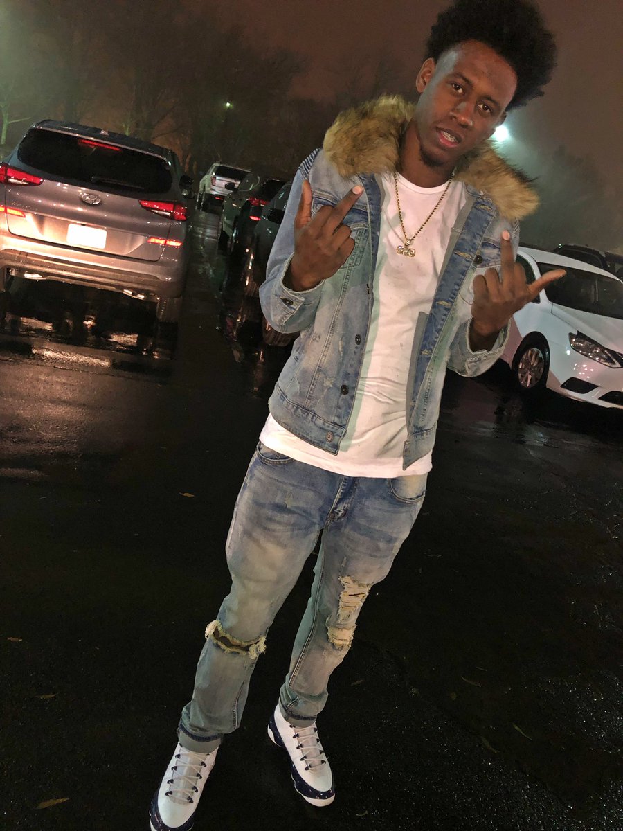 GetABagg2x's tweet photo. 🦍🖤#LLK💙#FREEPHAT🦍🦍 https://t.co/ZFhBKrpOBJ