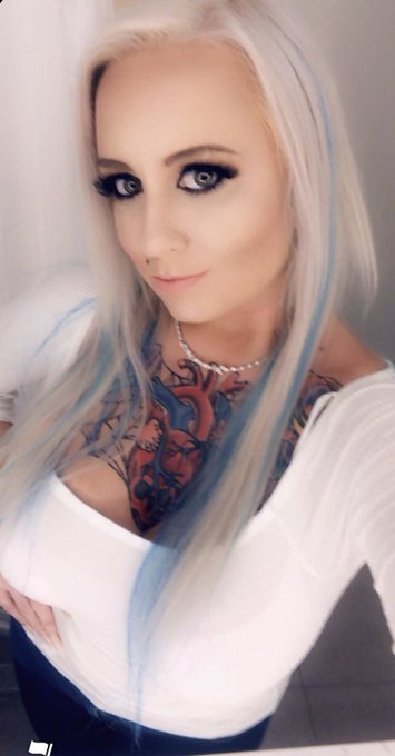 Off to Portland peeps. Get at me. https://t.co/hLImbeP6Pu<a href="/tag/roadtrip"class="tags"><span>#roadtrip</span></a><a href="/tag/flashing"class="tags"><span>#flashing</span></a>