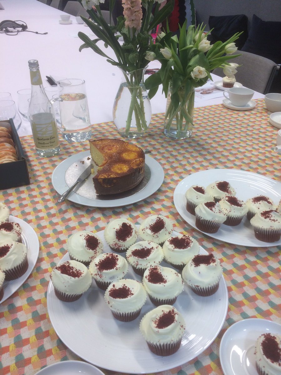 Thanks to @RedMagDaily @sarahtomczak for a fabulous Wonder Woman tea in support of @mothers2mothers - lovely way to spend an afternoon & help a brilliant charity