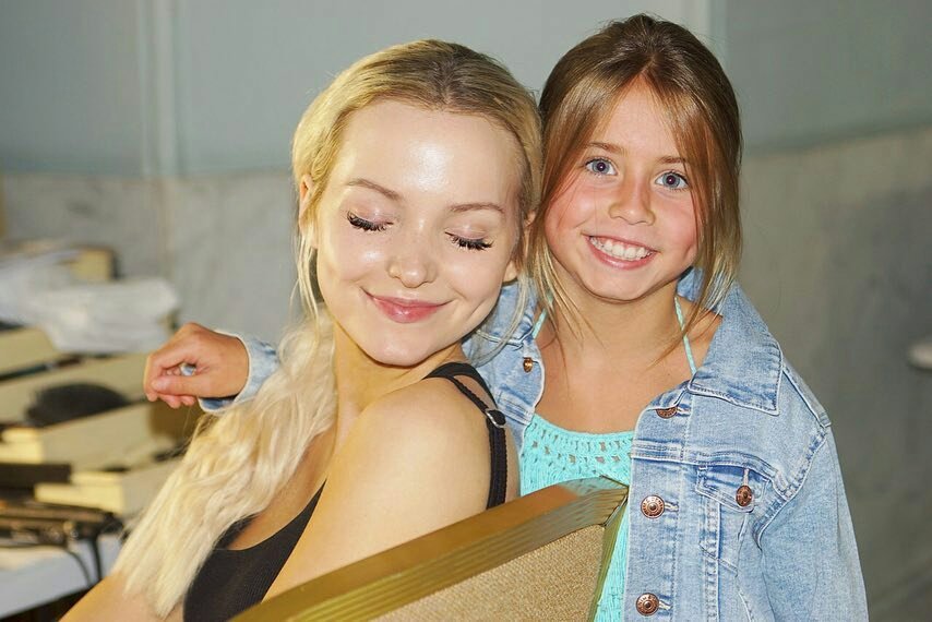 Theveshin's tweet image. Newcomer Anaiyah from posted on Instagram With Dove from the #TwoWolves set💙🐺🐺 #DoveCameron #Dovelies