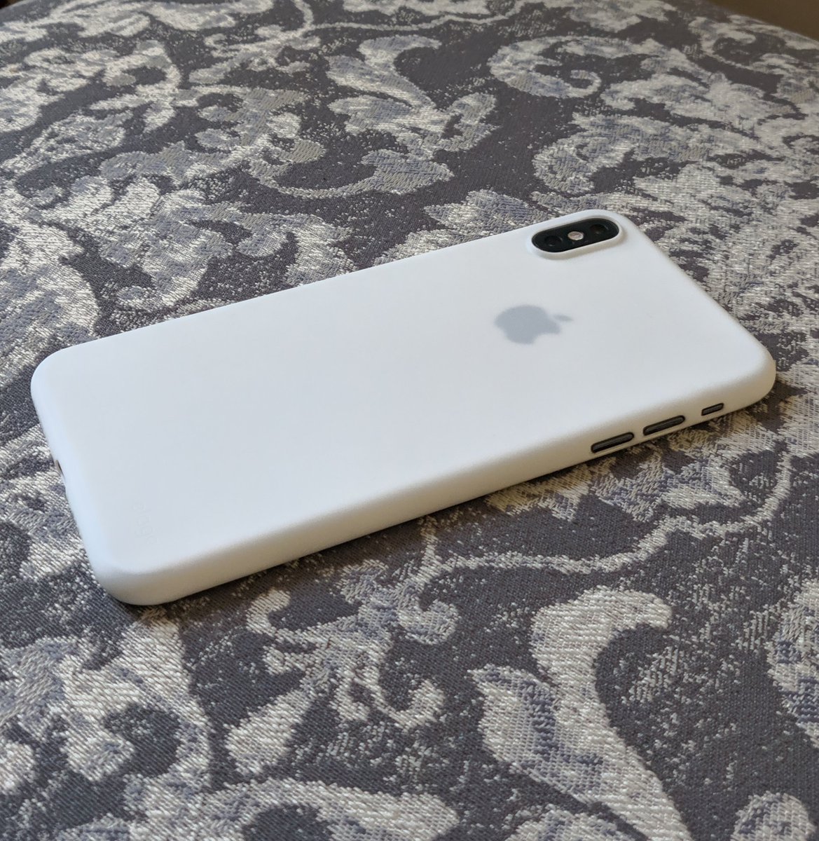 technologicview's tweet image. .I just ❤️💕 @Elago_official #svelte and #slimfitting Inner Core Series #frostedwhite #smartphonecases for @apple #iPhoneXSMAX