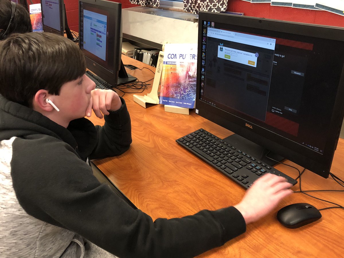 Westsidestory14's tweet photo. Students in computer science foundations @mhhswtrojans partake in an hour of code to create online dance parties. Thank you @lori_farley for the encouragement. #Code4TN https://t.co/o1OrscvmTw