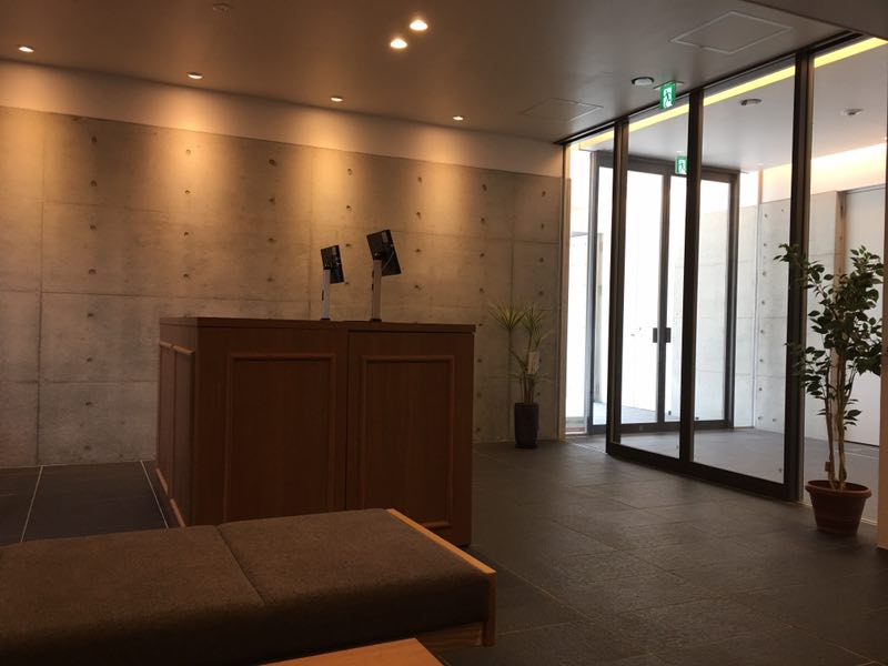 KRUSWOLF1's tweet photo. 第一次碰到没有服务人员的酒店，全部自助办理。 https://t.co/cRv5iUHORb