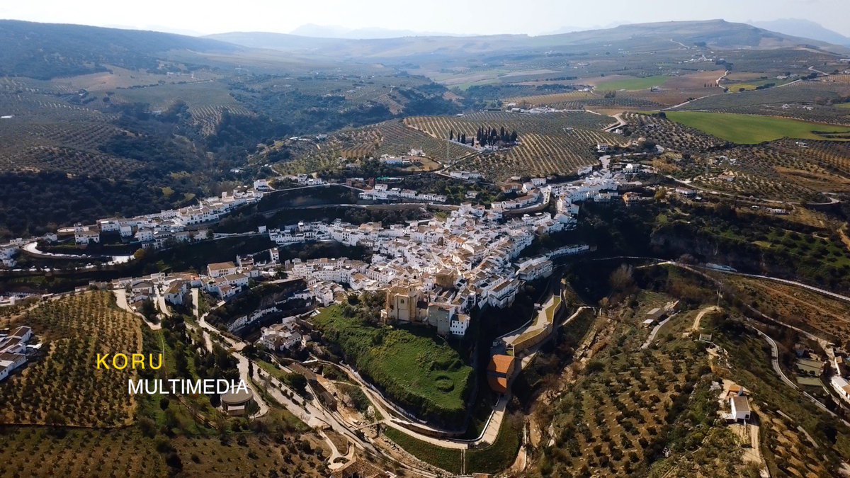 RecYouMultimedi's tweet image. Continuamos con nuestra Ruta por los Pueblos Blancos, en esta ocasión hemos grabado en Setenil de las Bodagas, un pueblo que no te dejara indiferente.