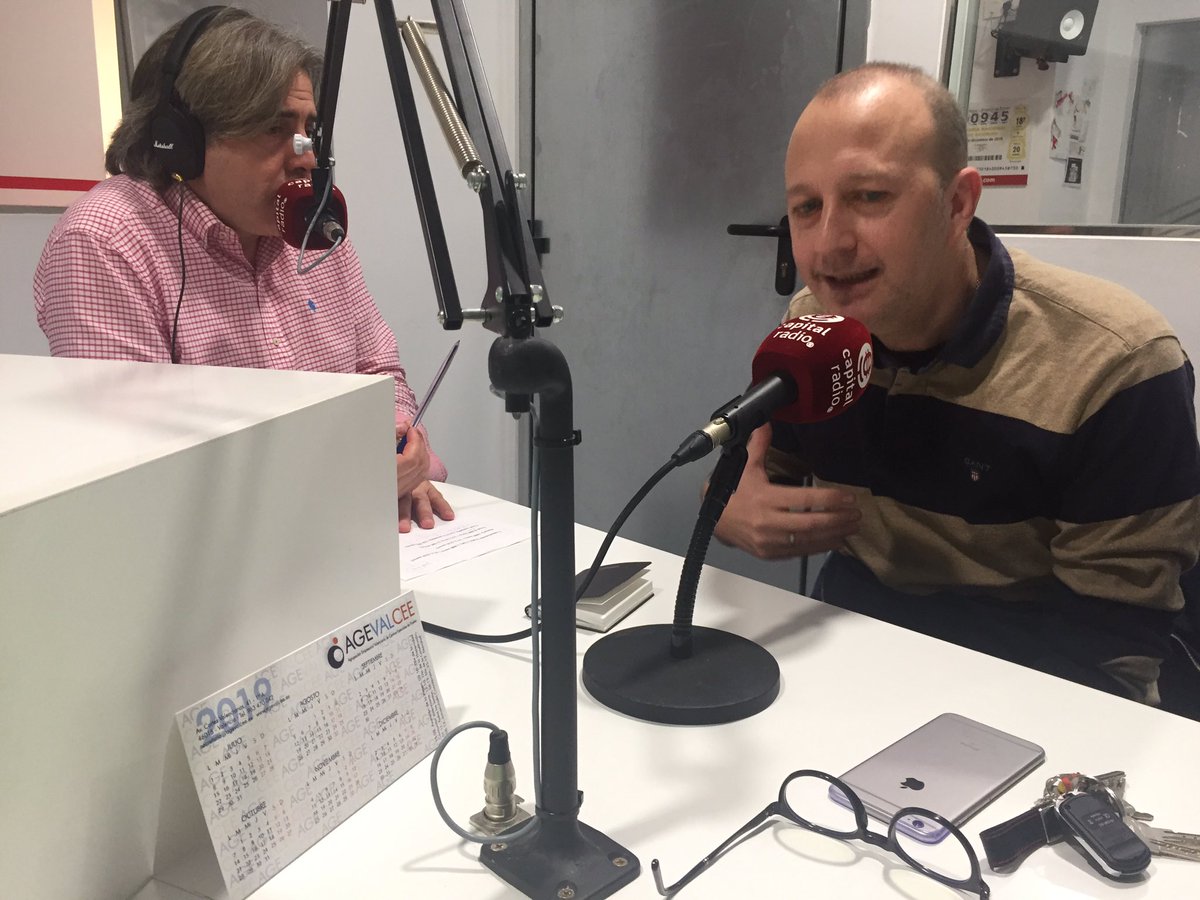 satoridircom's tweet photo. En estos momentos el diputado #agermanat en @cortsval @AlexisMariM protagoniza @cicloempresa, el programa de @JosLuisPichardo en @capitalradiocv #OnAir https://t.co/N2tMkDI0qB #AlaFaena https://t.co/gq2ah9U4lG