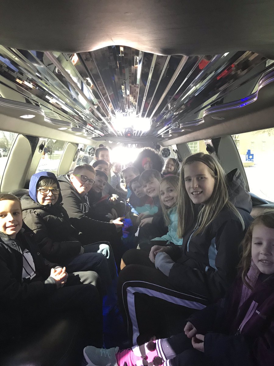 dwholleyjr's tweet photo. Thanks #majorsaver for the limo ride and the healthy sack lunches for our top sales students #BeGrand #wlbeyounique https://t.co/PgavTdcP6V