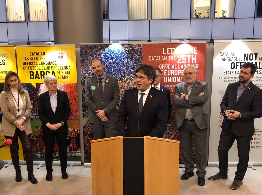 ConsellRep's tweet photo. En el seu primer discurs dins del @Europarl_CAT el president @KRLS juntament amb @ramontremosa i @oscarescuder1  ha dit que defensar la llengua catalana és defensar els drets de tots els ciutadans. https://t.co/IoK2vVTbBb