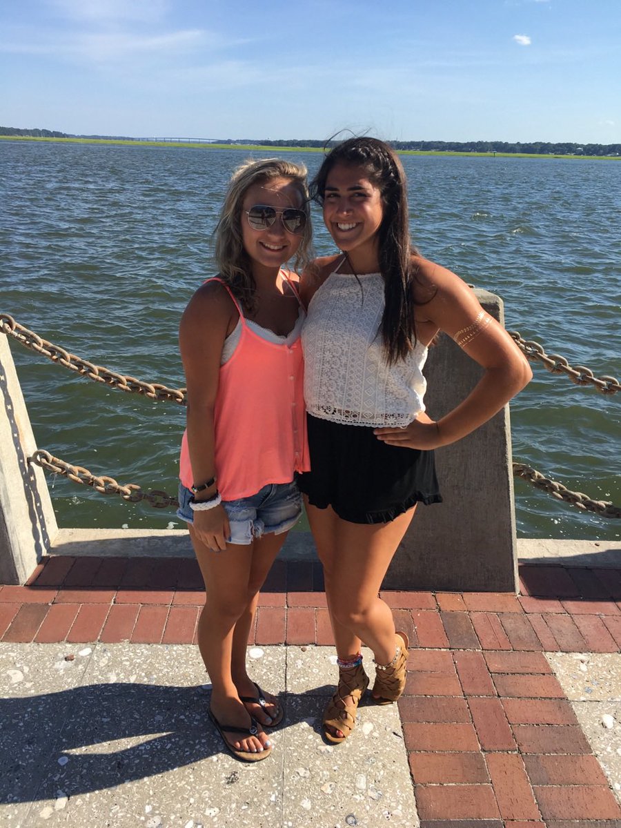 jennaacoates's tweet photo. @tararitt happy birthday Tara!🎉🥳 i miss and love you so so much!🥰😘 have a good day!!:) https://t.co/8PgtMfmP1P